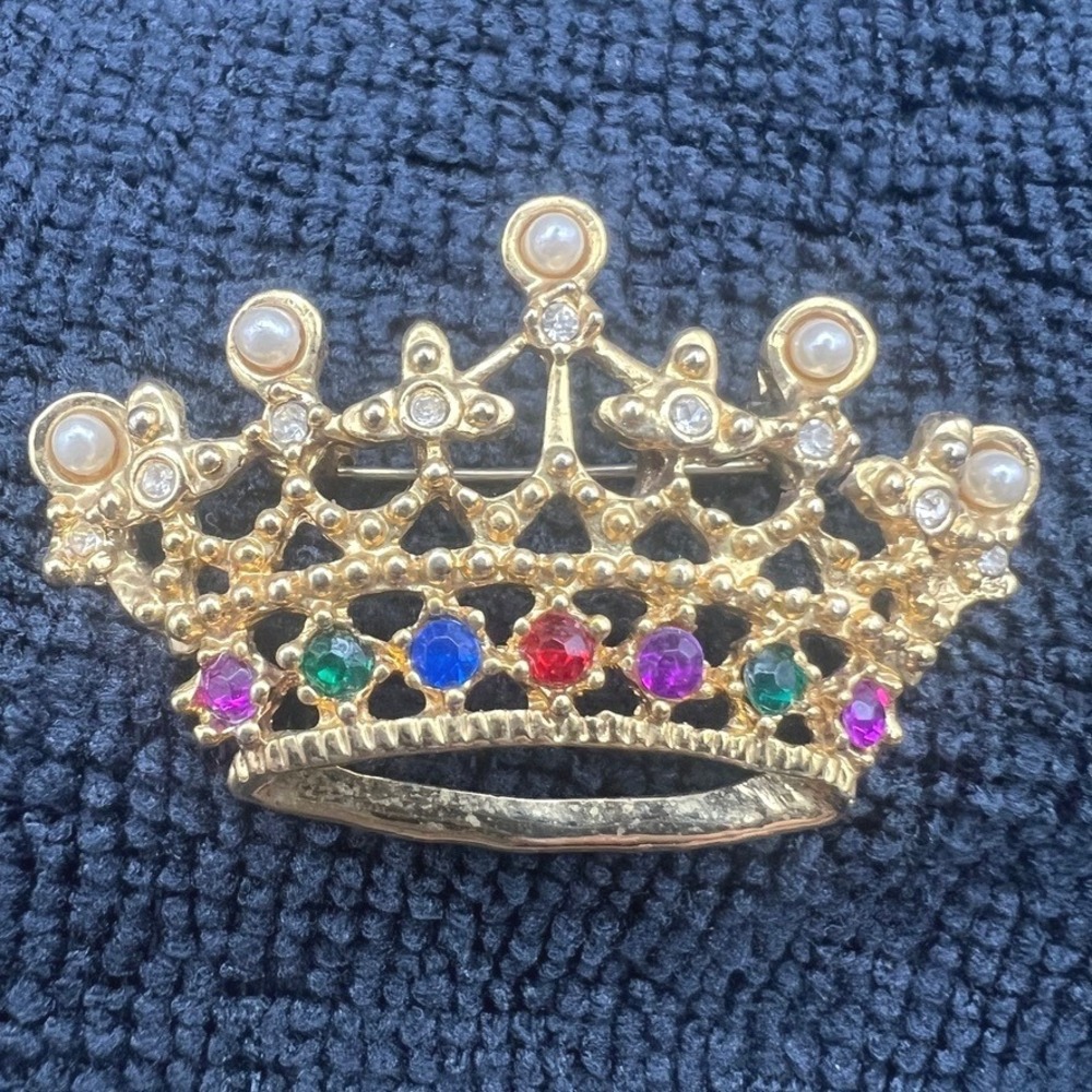 Jewel Tone Rhinestones Crown Brooch Pendant Filigree Faux Pearls Regal Gold Tone